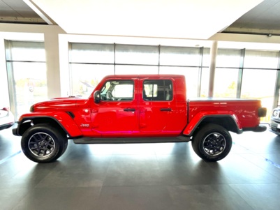 Lekki samochód ratowniczo-gaśniczy 4x4 Na podwoziu JEEP WRAGNLER GLADIATOR DMC 3000 kg